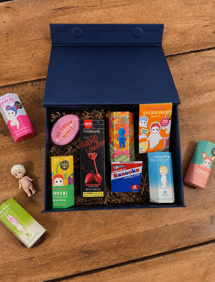 Authentic Sonny Angel blind boxes gift box, with stickers, candy and more. The perfect gift for the Sonny Angel Lover.