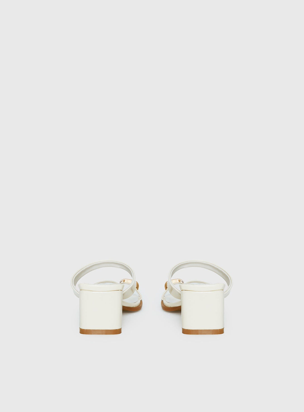 Billini Iverson Hardware Detail Heels While / Gold