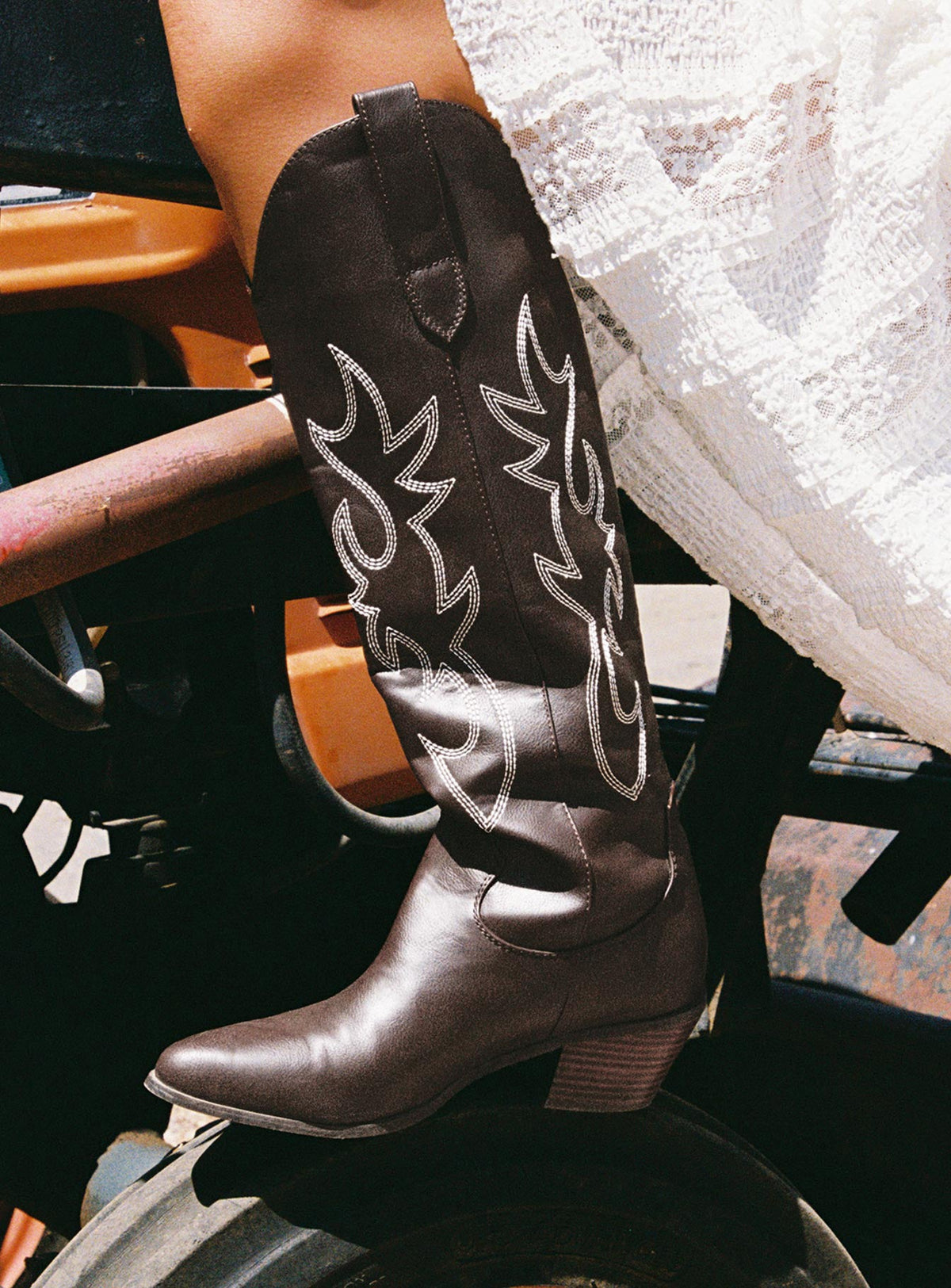 Billini Urson Boots Chocolate / White