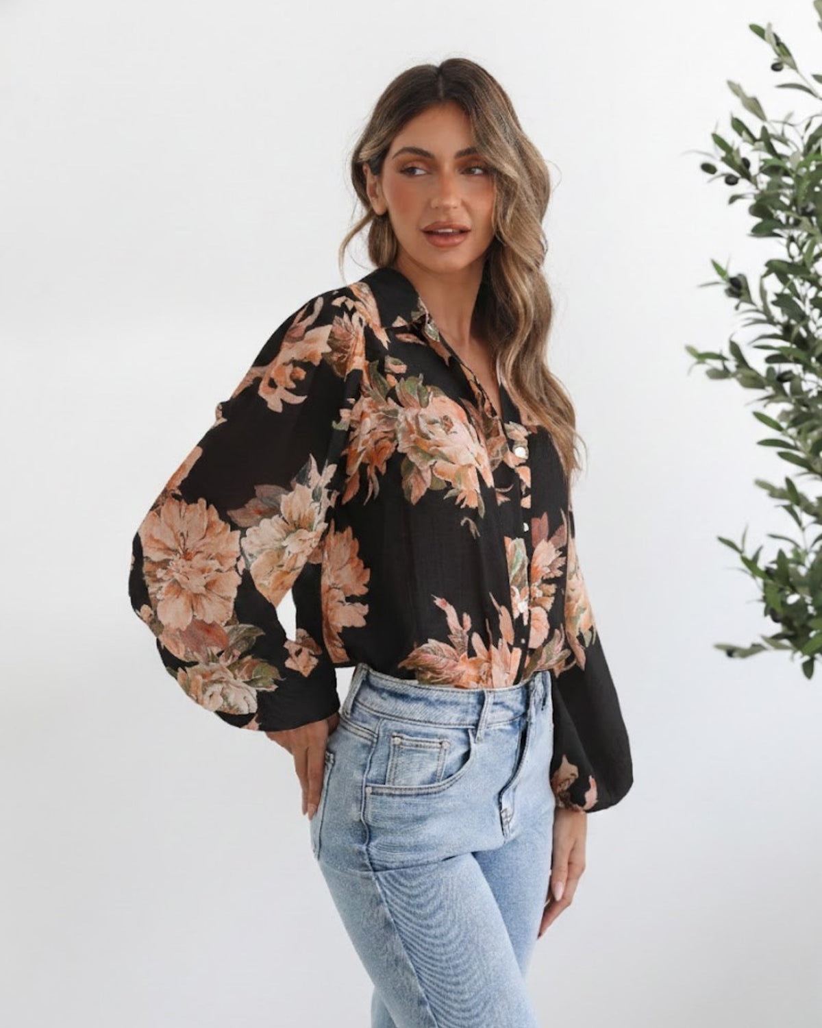 Veiga Blouse Black Floral | Women's Floral Print Blouse