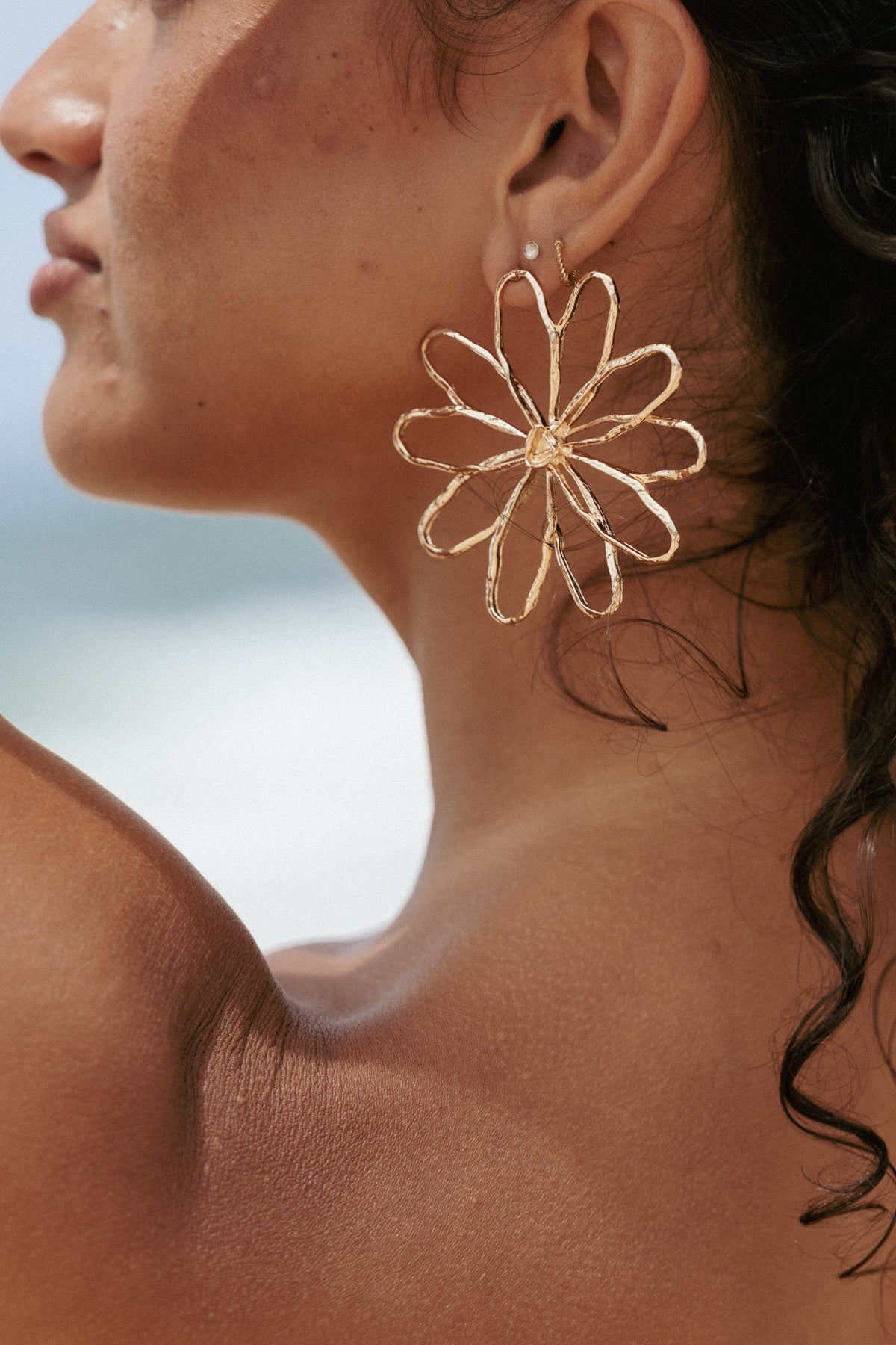 Indi Flower Earrings - Gold
