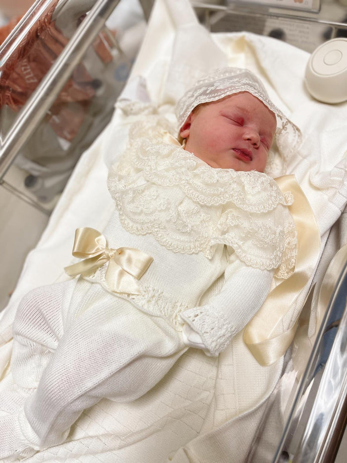 Victoria 3-piece Ivory Knitted Set m